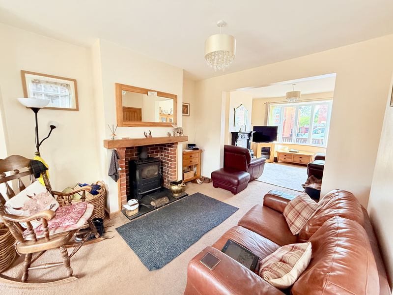 Lounge- click for photo gallery